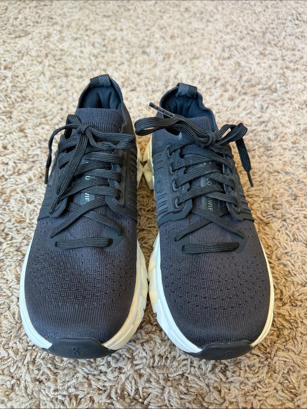 On Running breathable knit